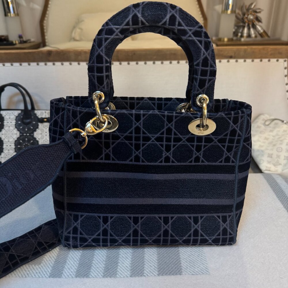 Christian Lady Dior Bag with Strap - Picture 9 of 16